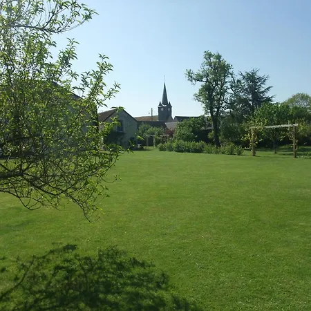 Spacieuse Avec Jardin Clos Et Parking Securise Pres De Paris - Fr-1-527-57 *